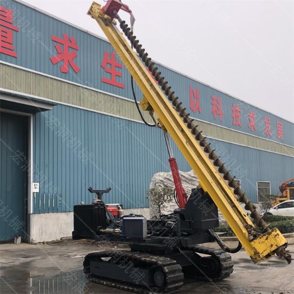 直銷光伏履帶鉆孔機(jī)，螺旋光伏鉆孔機(jī)